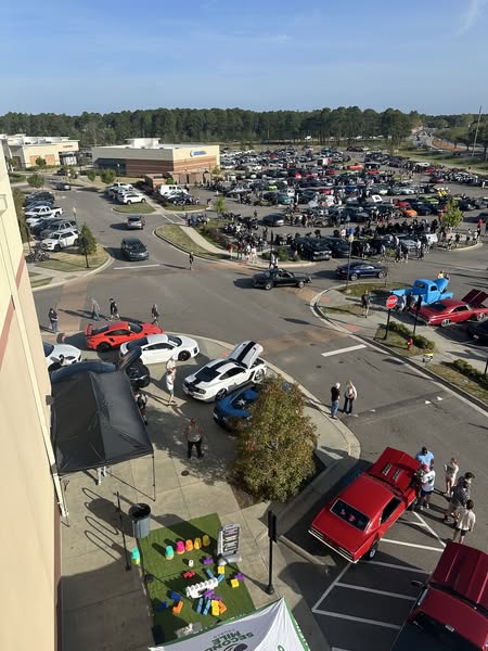 Cars at the Pointe
